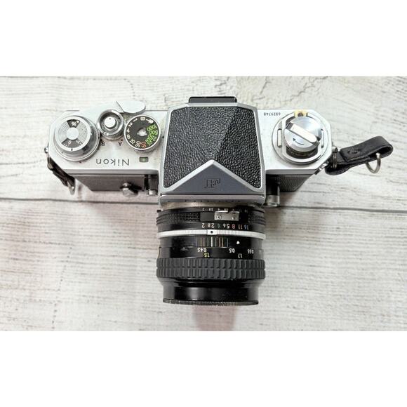 Nikon F Eye Level Silver 35mm SLR Film Camera Japan with Accessories Parts Only - Picture 3 of 14